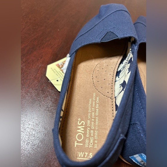 TOMS Alpargata in Navy Canvas (size women 7.5) - Picture 8 of 10